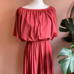 Pink &#39;Nu-Mode&#39; 1970&#39;s Midi Dress With Pleated Skirt & Blouson Top Size Small Medium