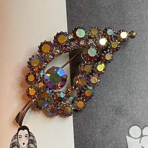 Gorgeous Super Sparkly Vintage &#39;Continental&#39; Leaf Brooch