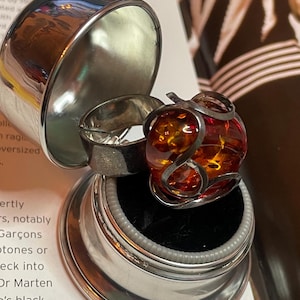Unique Vintage Sterling Silver Ring With Large Caged Amber Stone Size 8