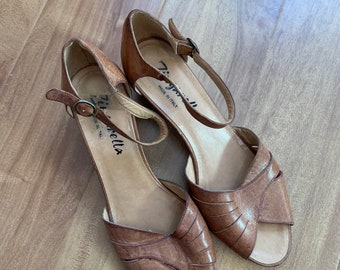 Vintage 1960s ‘Zingarella’ Tan Italian Leather Low Wedge Heel Ankle Strap Sandals