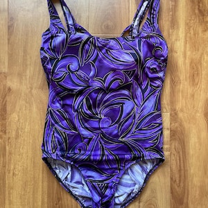Maillot de bain une pièce violet et noir « Longitude » grande taille