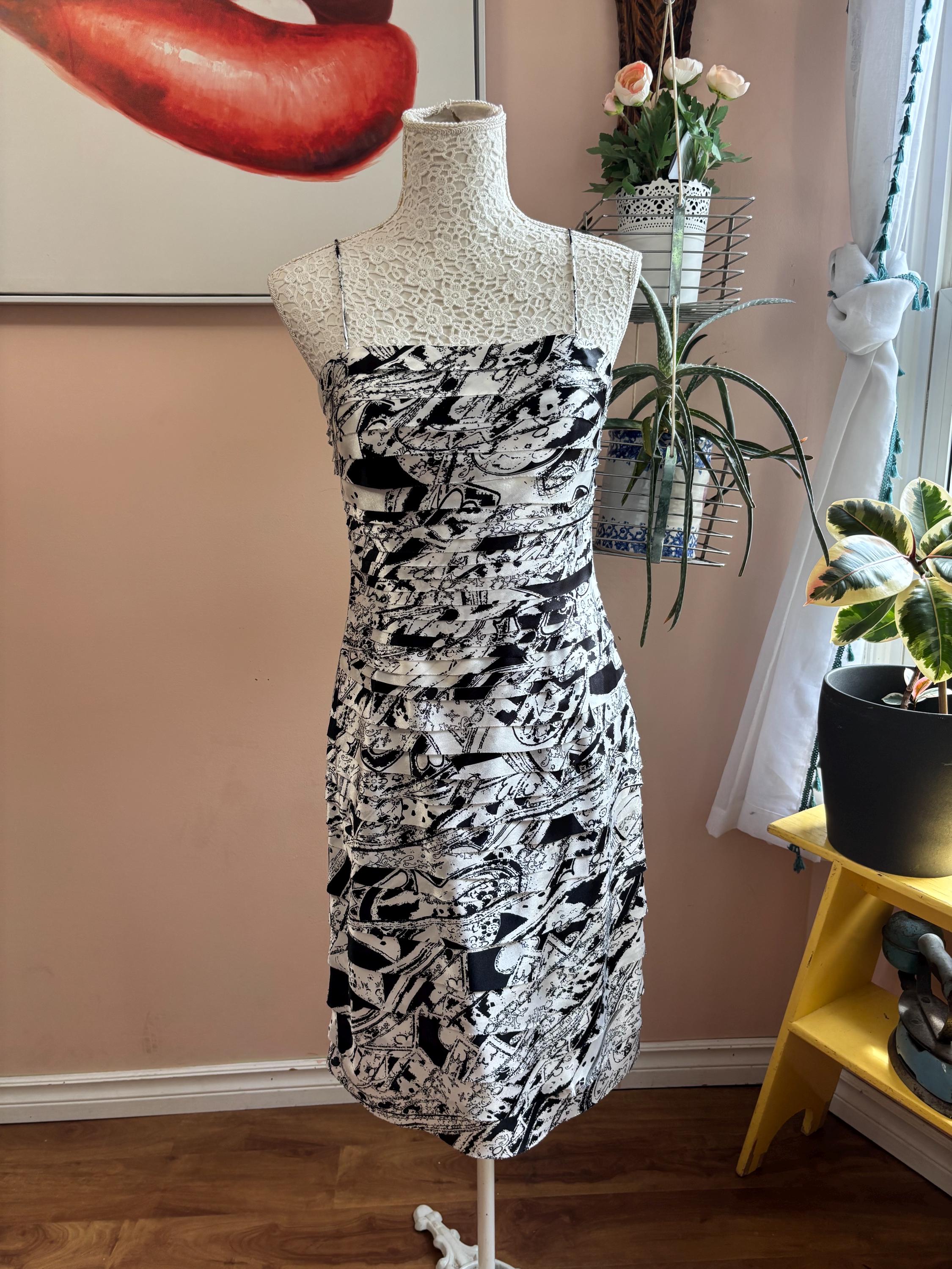 90s scarf dress Vintage Black & White Abstract Print Ruffled Slip with Matching Shawl KissProm Black-White Sweetheart A Model wears Medium Size:00 silk crepe dress