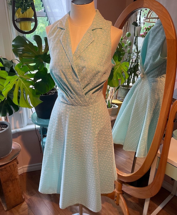 Vintage 'Evan Picone' Turquoise Lace Fit & Flare Dress (M/L)
