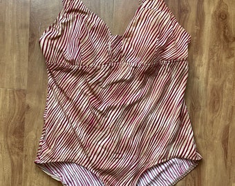 Kastanienbraun & Gold Tiger Streifen One Piece Plus Size Badeanzug