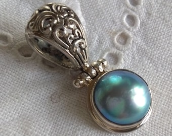 Pendant with blue iridescent mabe pearl set in 925 sterling silver