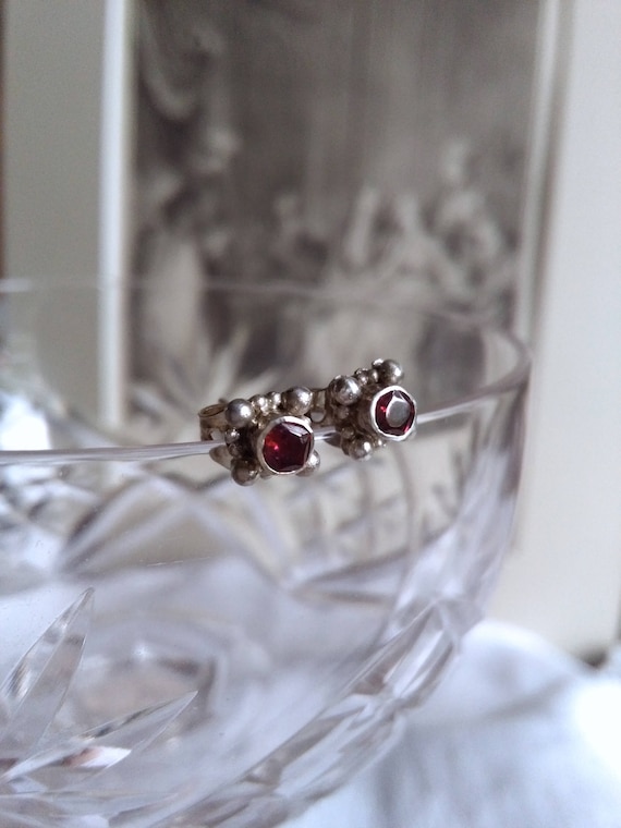 Deep red garnet sterling silver studs earrings