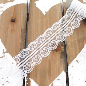 white lace ribbon