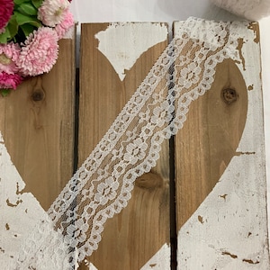 Lace ribbon milk white 5 cm.