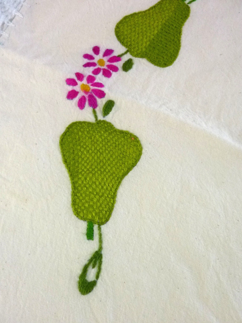 Vintage Embroidered Placemats Large Napkins Set of 2 Pear and Flower 60/'s 70/'s