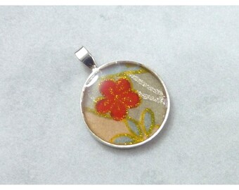 Colgante floral japonés de plata de ley 925
