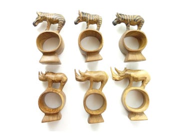 6 servilleteros de madera tallada a mano estilo africano vintage con diseño de cebra, rinoceronte y animales de safari.