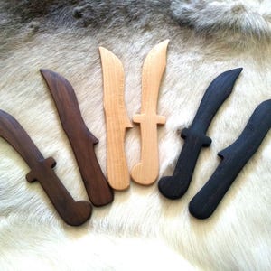 Abrecartas de madera dura