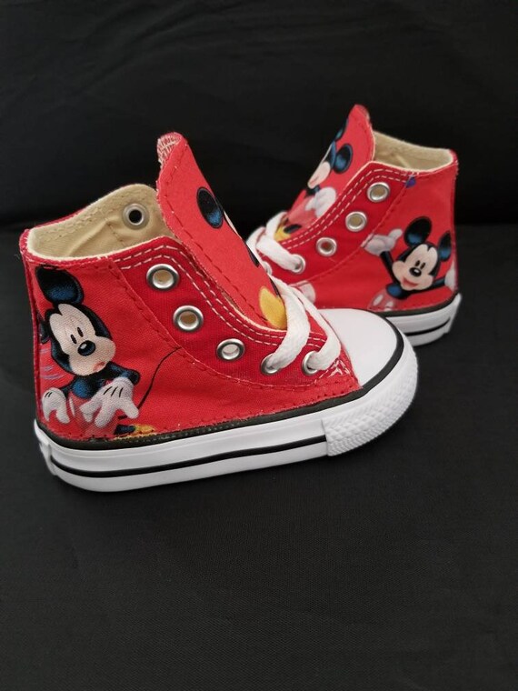 Disney, Mickey Mouse Converse scarpe, scarpe per bambini compleanno, vestito di partito di compleanno, Disney mandrini da hallwayzdesigns Disney, Mickey Mouse Converse scarpe, scarpe per bambini compleanno, vestito di partito di compleanno, Disney mandrini da hallwayzdesigns