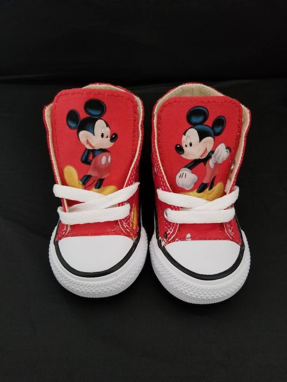 Disney, Mickey Mouse Converse scarpe, scarpe per bambini compleanno, vestito di partito di compleanno, Disney mandrini da hallwayzdesigns Disney, Mickey Mouse Converse scarpe, scarpe per bambini compleanno, vestito di partito di compleanno, Disney mandrini da hallwayzdesigns