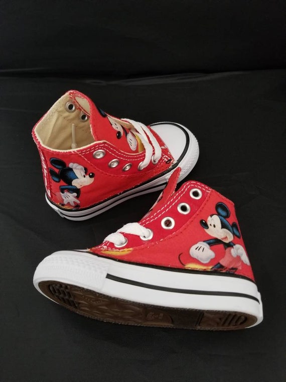 Disney, Mickey Mouse Converse scarpe, scarpe per bambini compleanno, vestito di partito di compleanno, Disney mandrini da hallwayzdesigns Disney, Mickey Mouse Converse scarpe, scarpe per bambini compleanno, vestito di partito di compleanno, Disney mandrini da hallwayzdesigns