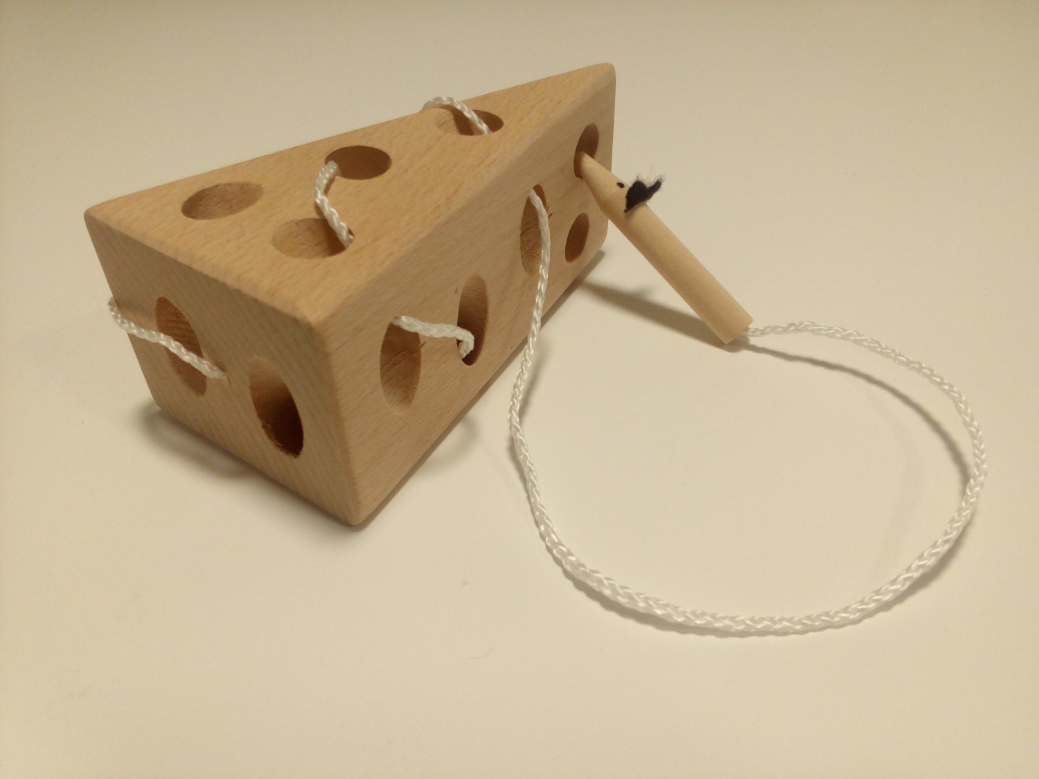 Juguete de madera con cordones-Ratón y queso-niño madera | Etsy