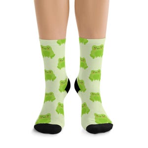 Eco-Friendly Frog Print Socks, Funny Gift for Nature Lovers, Sustainable Fashion, Cute Animal Socks, Perfect for Earth Day, Fun