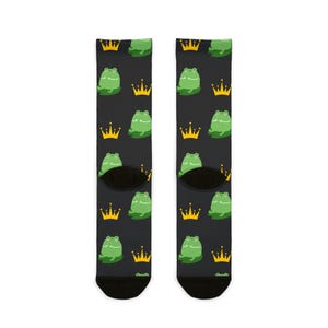 Crowned Frog Crew Socks - Fun Gift for Frog Lovers, Unique Fashion Statement, Cozy Everyday Wear, Birthday & Animal Theme Sock