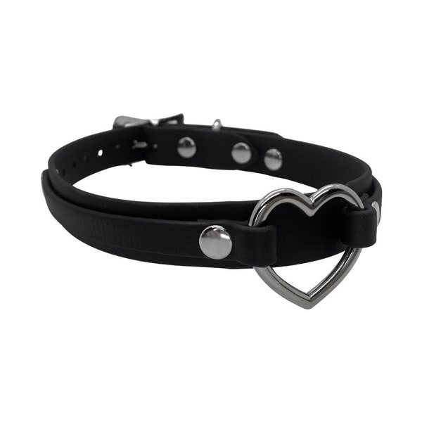 Vegan bondage choker collar with heart ring and buckle