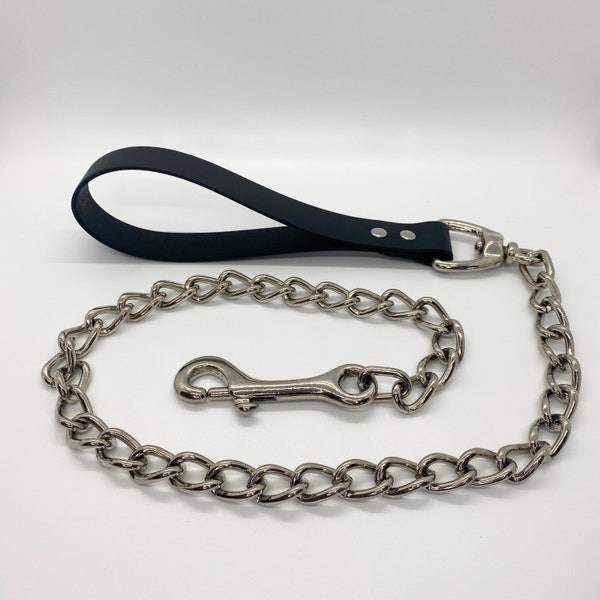 Chain leash with vegan leather handle