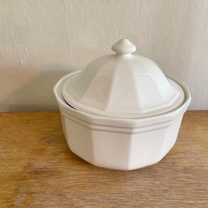 Pfaltzgraff Heritage Covered Casserole Dish, 2 quart, Round Serving Bowl