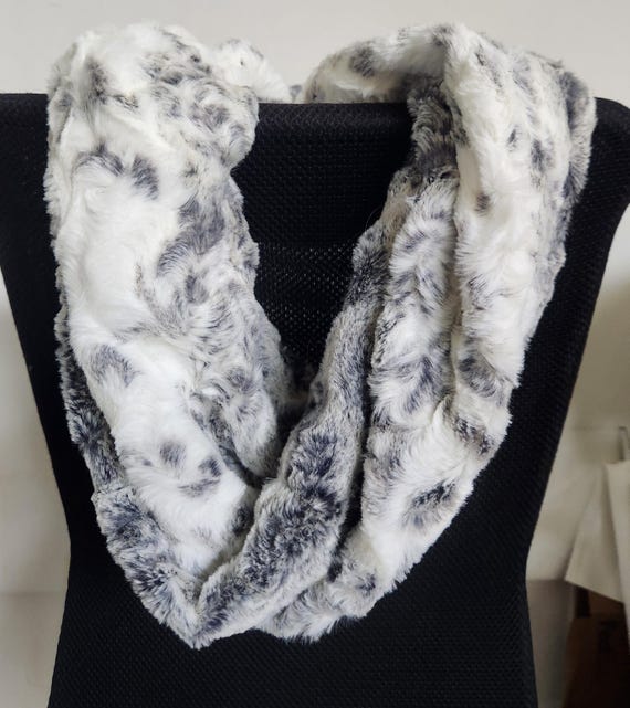 SCARF KIT Infinity Scarf Cuddle® Kit Snowy Owl Black From
