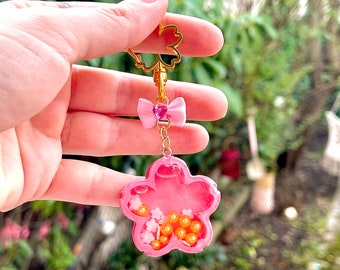 Breloque rose shaker, porte-clé fleur, breloque shaker en résine, porte-clé sakura, porte-clé fleurs de cerisier, breloque shaker sakura, breloque kawaii