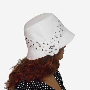 Weiß Leinen Hut Polka Dot Trim, Frauen Sommer Eimer Hut
