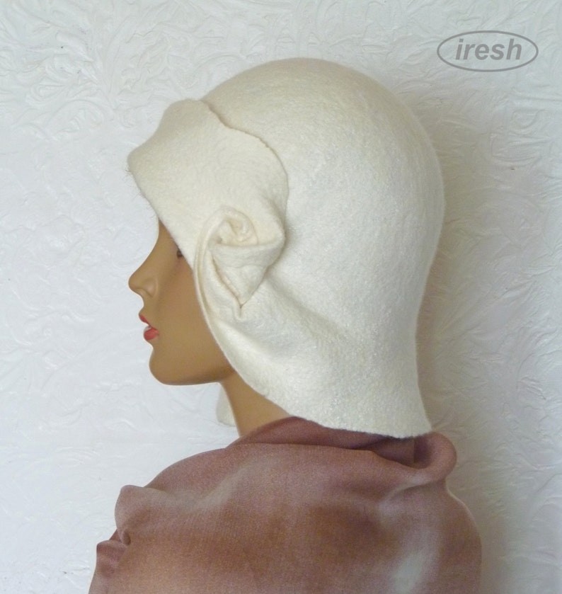 KNIT HAT IN WHITE WOOL 424302