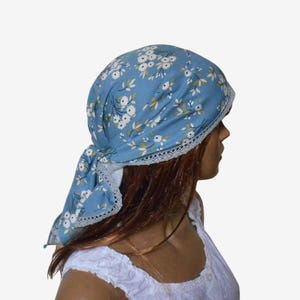 Women’s Cotton Bandana with Lace Trim, Gray-Blue Floral Summer Headscarf