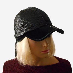 Women Black Velvet Warm Baseball Cap - Adjustable Winter Hat