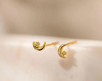 Moon and Star Stud, Butterfly End or Screw Ball End Earring, Minimalist Style, C-SS637 SS638