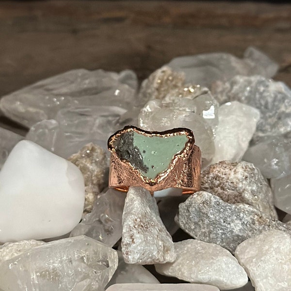 Green Heart Shape Ring Size 7 3/4 Electroformed Ring Vintage Iron Ore Slag Ring Wide Copper Hand Textured Band Handmade Jewelry
