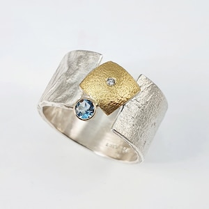 Modern wide band ring made of 22K gold and 925 silver with a small diamond and a peridot stone, Hammered ring, Gift for her, Geometric ring. Aquamarine