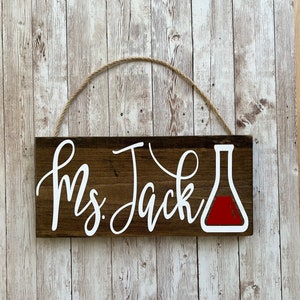 Personalized Science Teacher Name Sign – Unique Graduation Gift for Chemistry and Biology Educators – Custom Teacher Name Plaque
