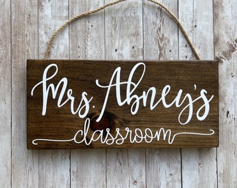 Personalized Teacher Name Sign – Unique Door Hanging Sign for Classroom – Thoughtful Teacher Gift