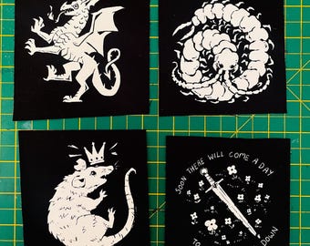 Parche serigrafiado - Ciempiés, Espada, Rey Rata, Dragón blanco y negro, punk