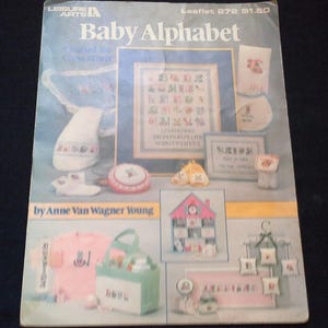 Livret d'artisanat au point de croix Loisirs Arts, alphabet pour bébés, dépliant 272