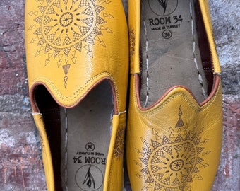 Aden Yellow Round Yemeni Shoes