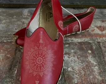 Thasos Yemeni Shoes /Red