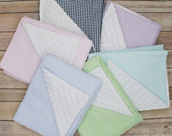 Manta de bebé de seersucker y minky con lunares / Artículos básicos de bebé con monograma / Regalo para baby shower / Regalo clásico para bebé / Manta para niño / Manta para niña / Artículos básicos de bebé