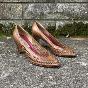 サイズ 7 - 7.5 - 70 年代 / 80 年代の編み込みスタックヒールパンプス、BANDOLINO 製 - イタリア製