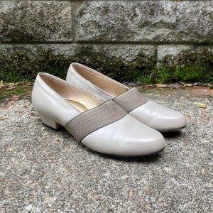 size 6.5 - 60s/70s flats by FOOT SAVER