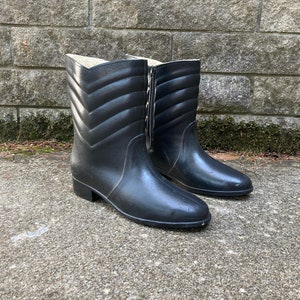 size 9 W - 1970s black rubber rain boots by WOODBRIDGE