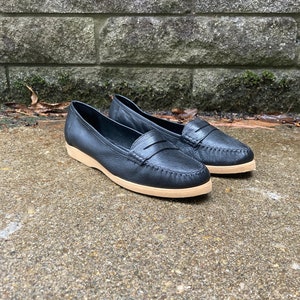 size 7.5 N/M - 70s/80s black loafers by JOYCE