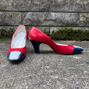 size 8.5 AAAA - 60s/70s red, white and blue pumps by JOHANSEN