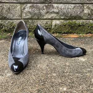 Size 7.5 B 1980s Black Grey Asymmetrical Pumps by NICKELS Made