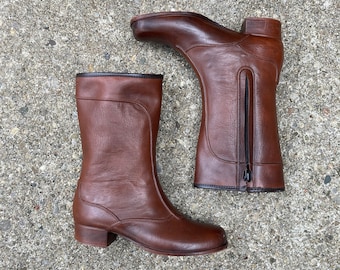 size 8 - 60s/70s brown rain boots