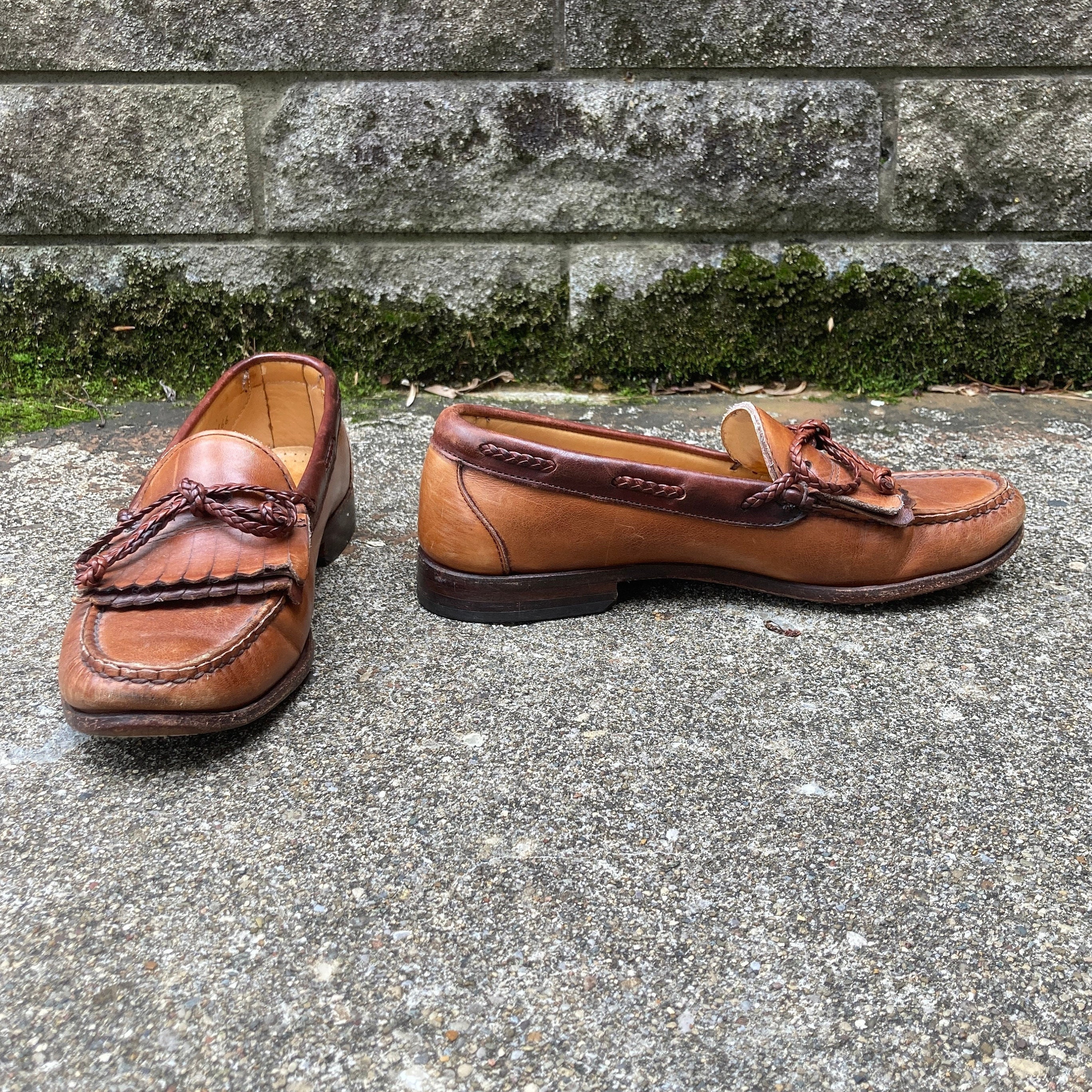 Size 8.5 C - 80s/90s Kiltie Loafer With Braided Laces by 