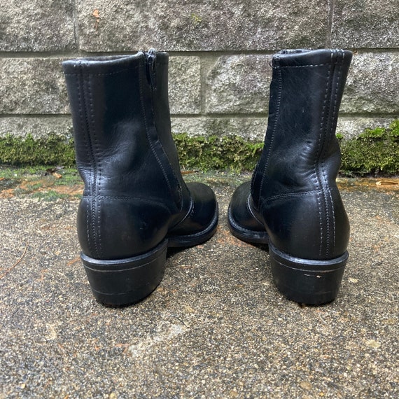 size 7 B - 1960s zip up ankle boots - image 6